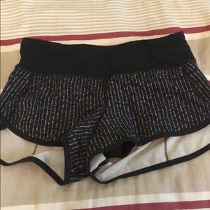 BLACK LULU SHORTS